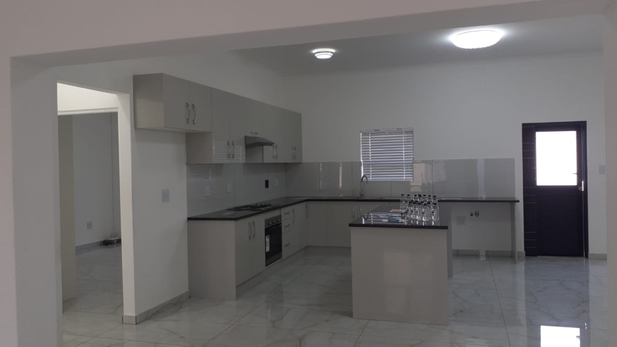 To Let 4 Bedroom Property for Rent in Laguna Sands Western Cape